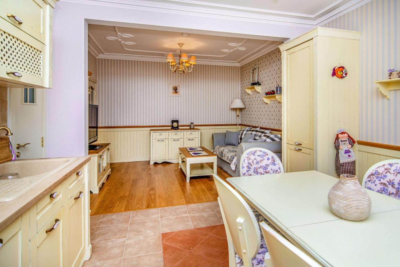 Appartement Central Shabby Chic Flat Close To Paid Parking à Varna Extérieur photo