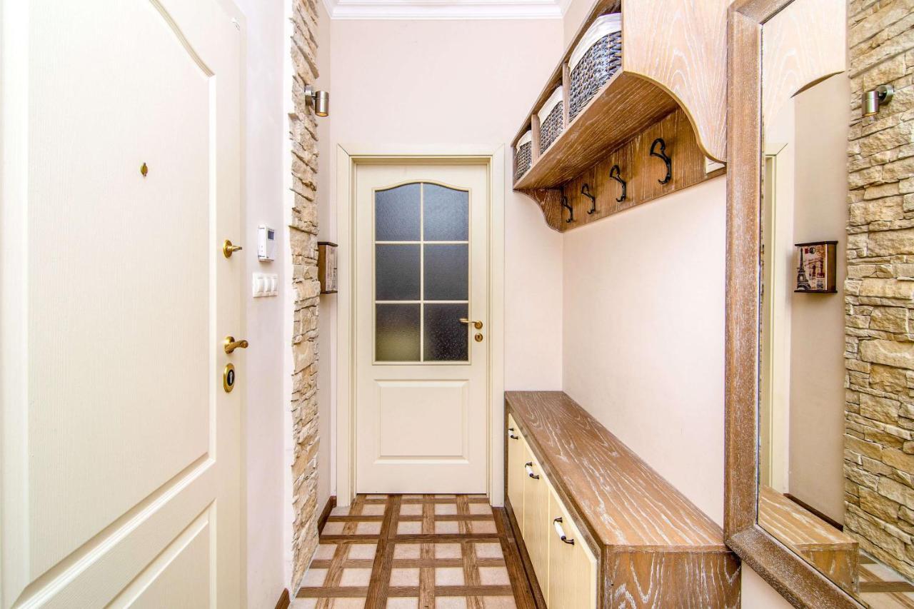 Appartement Central Shabby Chic Flat Close To Paid Parking à Varna Extérieur photo